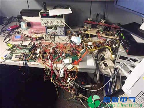 正弦波逆变电源电路设计工程师办公桌是什么样子? 正弦波逆变电源电路设计工程师办公桌是什么样子?